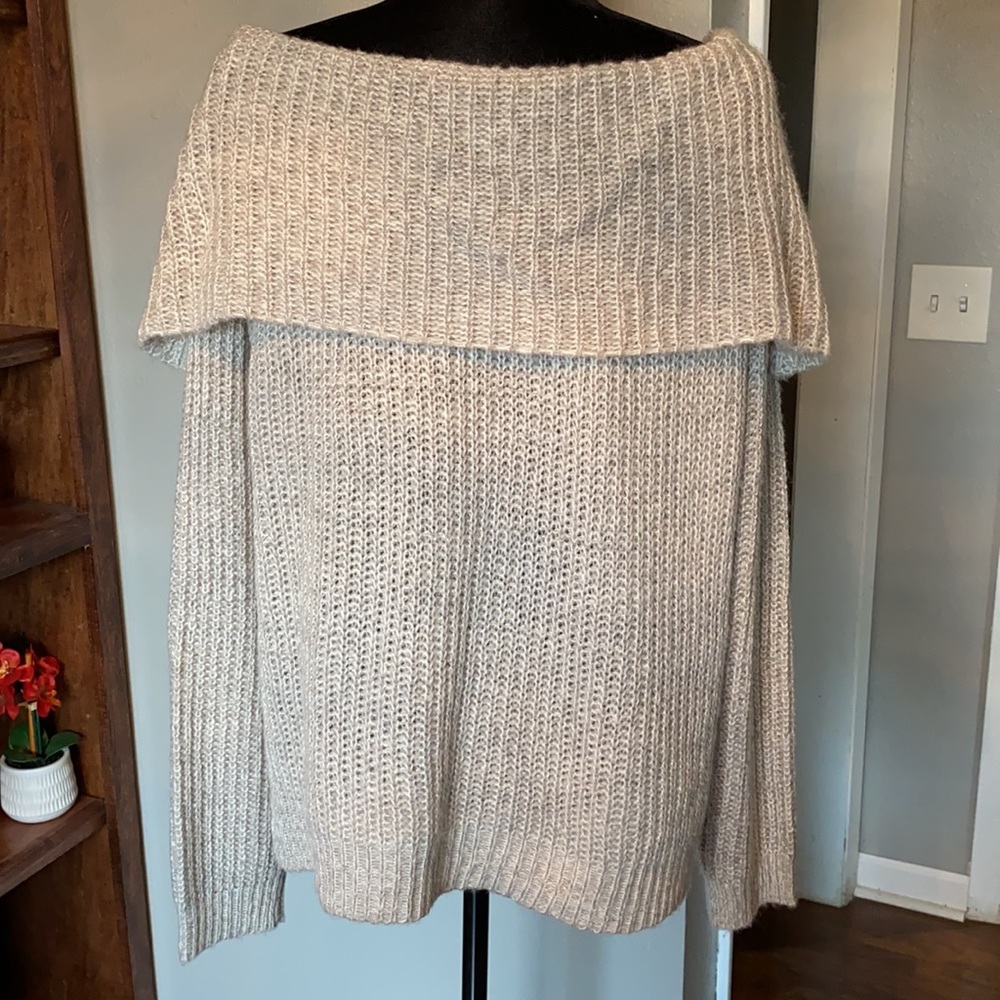 Sweater - Picture 5 of 5